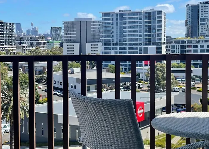 Cosy Stays 1 Bedroom Apartment Rosebery Parking & Balcony Sydney Escape